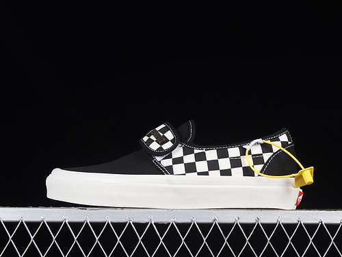 250VN0A3MVAPJ0SLIP ON 47V DX BLACKWHITEBLACKWOMAN3539WAN4044