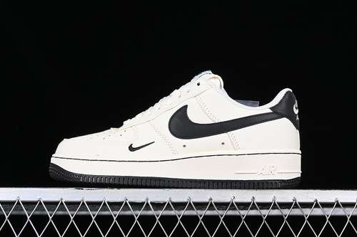 300ME0112511AIR FORCE 1 07 LOW BEIGEBLACKWOMAN3639MAN4045