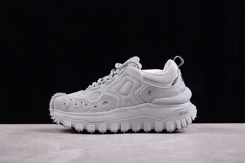 530MONCLER TRAILGRIP GTX GREYWOMAN3639MAN4046