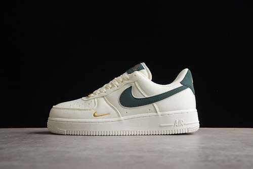 340MN5696309AIR FORCE 1 LOW OFF WHITEGREENGOLDWOMAN3639MAN4045