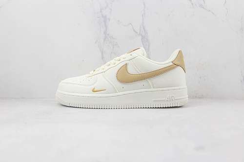 320MN5696509AIR FORCE 1 LOW 07 WHITEGOLDWHITEWOMAN3639MAN4045