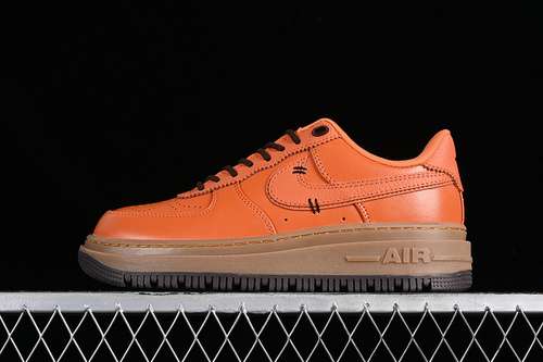 320DM2451800AIR FORCE 1 07 LOW LUXE BROWNORANGEWOMAN3639MAN4045
