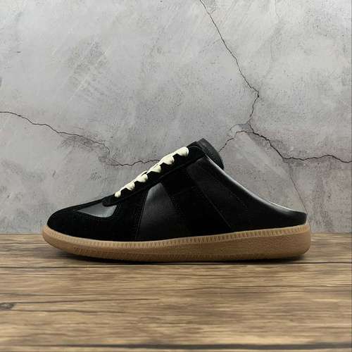 320GERMAN ARMY TRAINERS BLACKBLACKWHITEWOMAN3539MAN4044