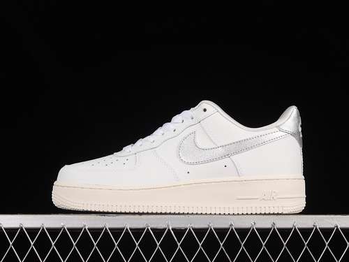280DQ7569100AIR FORCE 1 LOW 07 ESSENTIAL SUMMIT WHITEMETALLIC SILVERSAILWHITE3645