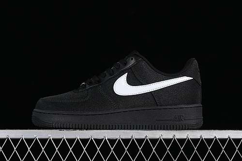 320CW2288111AIR FORCE 1 07 LOW BLACKWHITEWOMAN3639MAN4045