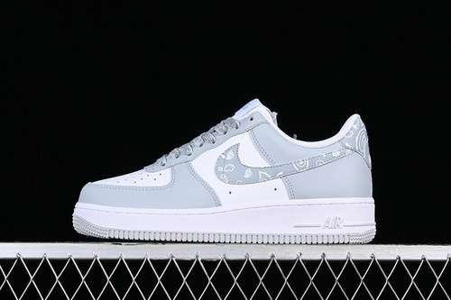 280XM6321736AIR FORCE 1 07 LOW WHITEGREYWOMAN3639MAN4045