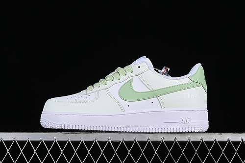 300DY8899002AIR FORCE 1 07 LOW WHITEGREENWOMAN3639MAN4045