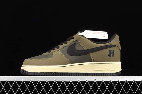 320DH3064300UNDEFEATED X AIR FORCE 1 LOW SP BALLISTIC CARGO KHAKIBLACKUNSIEX3645