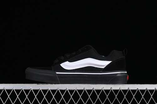 220VN0009QCB9PVANS CLASSICS KNU SKOOL WHITEBLACKWOMAN3539MAN4044