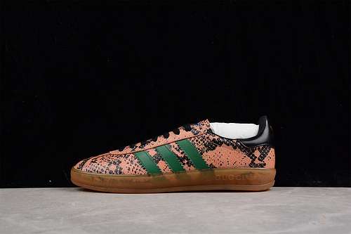 430GUCCI X GAZALLE SHOES PYTHON PATTERNMAROONCORE BLACKWOMAN3539MAN4045