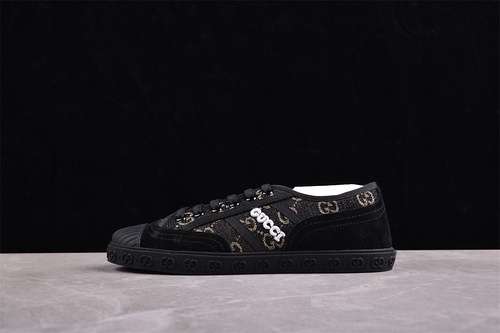 380GUCCI A LIGHT LUXURY PIECE FROM GUCCIx27S SPRING CATWALK BLACKWOMAN3539MAN4045