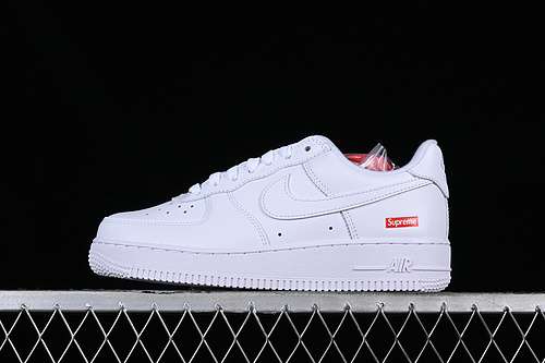 280CU9225100SUPREME AIR FORCE 1 LOW WHITEREDWOMAN35539MAN40475