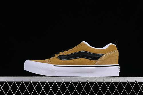 220VN0009QC5QJ1VANS CLASSICS KNU SKOOL WHITEBLACKBROWNWOMAN3539MAN4044
