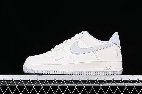 320BS9055748AIR FORCE 1 07 LOW OFF WHITEGREYWOMAN3639MAN4045