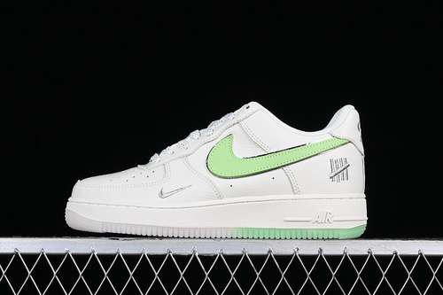 320BS9055731AIR FORCE 1 07 LOW WHITEGREENSILVERWOMAN3639MAN4045