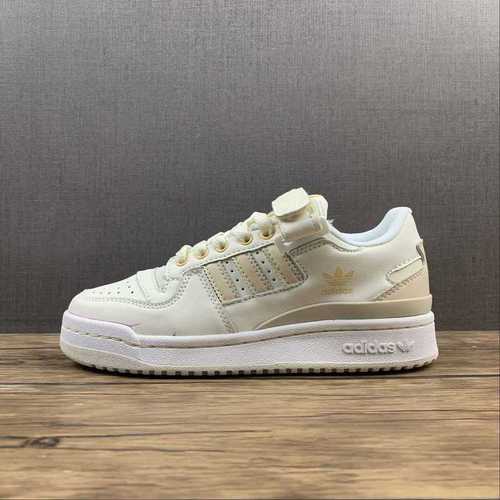280GW4920FORUM 84 LOW PREMIUM CLOUD WHITEHALO IVORYALUMINAWOMAN3639MAN4045
