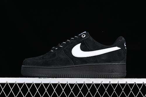 320CW2288111AIR FORCE 1 07 LOW WHITEBLACKWOMAN3639MAN4045