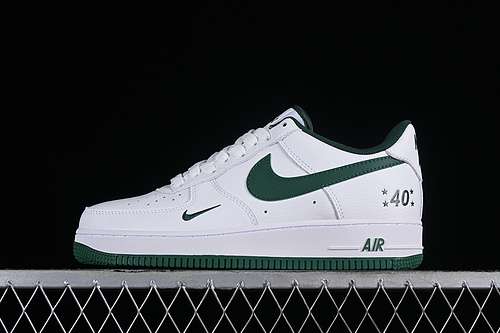 280MN5263126AIR FORCE 1 07 LOW WHITEGREENWOMAN3639MAN4045