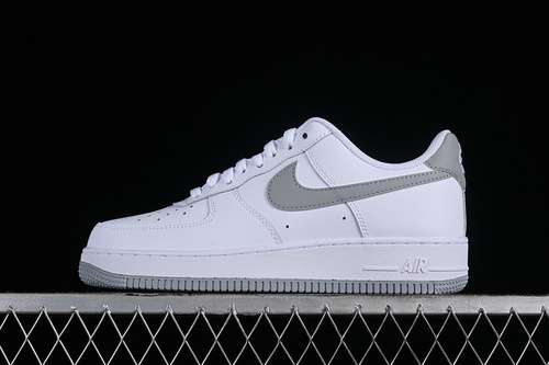 280FJ4146100AIR FORCE 1 07 LOW WHITEWHITELIGHT SMOKE GREYWOMAN3639MAN4045