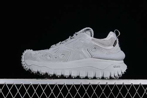 530M00010M3275MONCLER TRAILGRIP GTX GREYWOMAN3639MAN4046