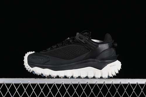 530M00050M3211MONCLER TRAILGRIP GTX WHITEBLACKWOMAN3639MAN4045