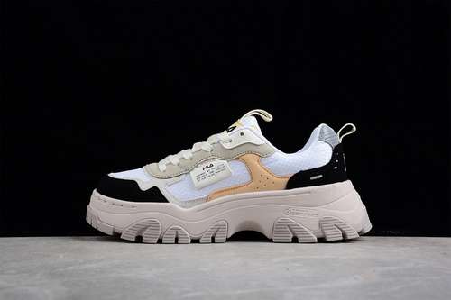 280F12W144132FWBFILA HIKE DADSHOES WHITEBLACKBEIGEWOMAN35540
