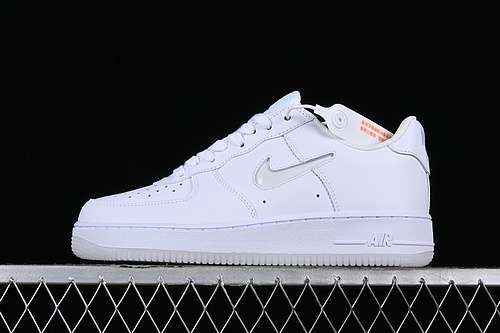 280FN5924100AIR FORCE 1 07 LOW ROYAL JEWEL WHITESILVERWOMAN3639MAN4045