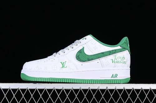 340CV0670400AIR FORCE 1 07 LOW WHITEGREENWOMAN3639MAN4045