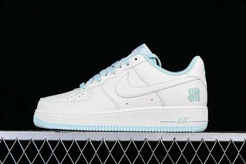 300UN1988333UNDEFEATED AIR FORCE 1 07 LOW WHITEBEIGEWOMAN3639MAN4045