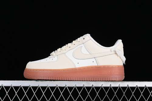280FV3701119AIR FORCE 1 07 LOW WHITEPINKWOMAN3639MAN4045