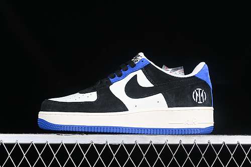 320AV0383231AIR FORCE 1 07 LOW WHITEBLACKBLUEWOMAN3639MAN4045