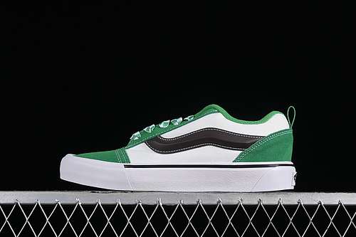 220VN0009QCV0NVANS CLASSICS KNU SKOOL WHITEBLACKGREENWOMAN3539MAN4044