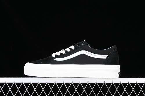 220VN0007NTYP0VANS OLD SKOOL WHITEBLACKWOMAN3539MAN4044