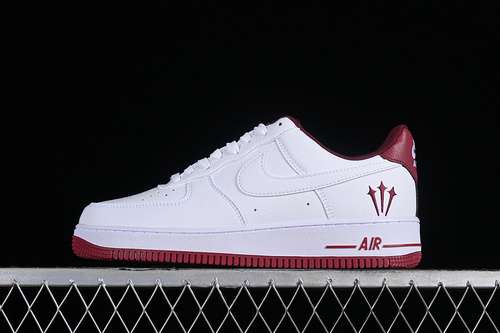 300CW2288111AIR FORCE 1 07 LOW WHITEREDWOMAN3639MAN4045