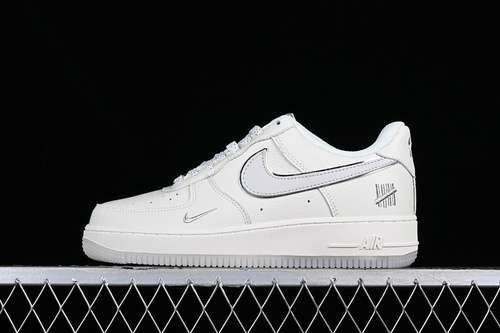 320BS9055730AIR FORCE 1 07 LOW WHITESILVERWOMAN3639MAN4045