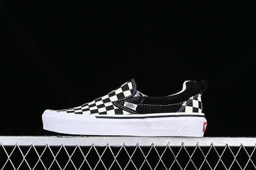 230VN0009QDQXHVANS KNU SLIPON WHITEBLACKWOMAN3539MAN4044