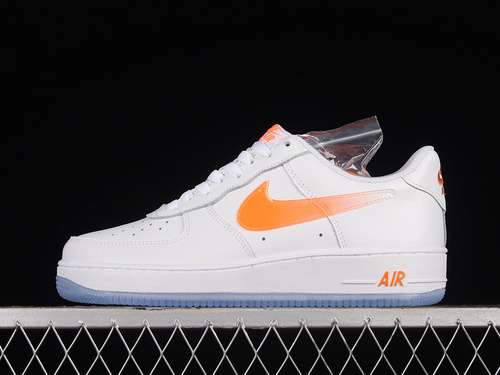 320CO3363362AIR FORCE 1 LOW 07 WHITEWHITEORANGEWOMAN3639MAN4045