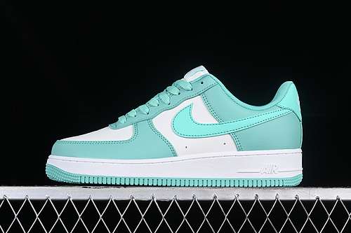 320CW2288111AIR FORCE 1 07 LOW WHITEGREENWOMAN3639MAN4045