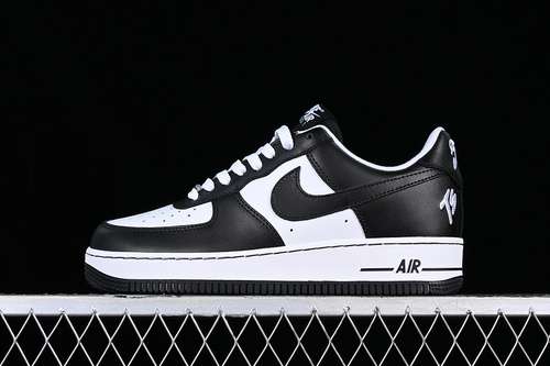 250DR9868102TERROR SQUAD AIR FORCE 1 07 LOW BLACKWHITEWOMAN3639MAN40475