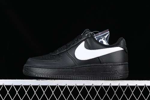 320CI9553001AIR FORCE 1 07 LOW WHITEBLACKWOMAN3639MAN4045