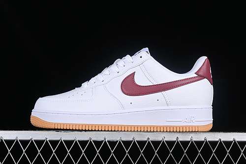 300CW2288111AIR FORCE 1 07 LOW WHITEREDWOMAN3639MAN4045