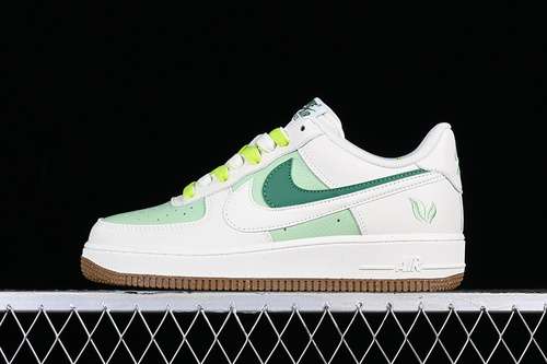 330CC2569055AIR FORCE 1 07 LOW WHITEGREENBROWNWOMAN3639MAN4045