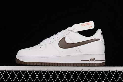 300DM0576100AIR FORCE 1 LOW 07 WHITEWHITEDARK BROWNWOMAN3639MAN4045