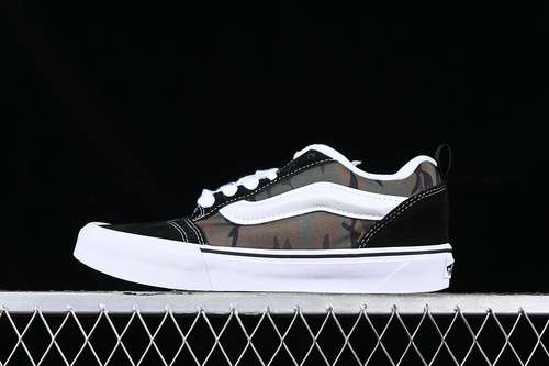 230VN0009QWDHTVANS CLASSICS KNU SKOOL 2023 WHITEGREENBLACKWOMAN3539MAN4044