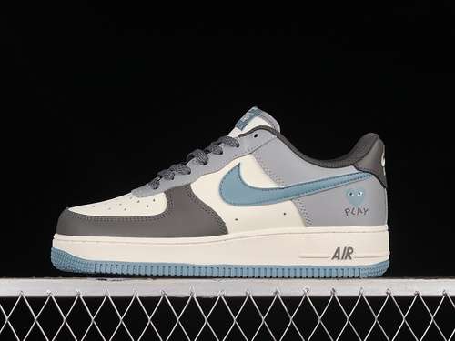 320CJ0304013AIR FORCE 1 07 SUMMIT WHITEWHITEBLUE WHISPERGREYWOMAN3639MAN4045