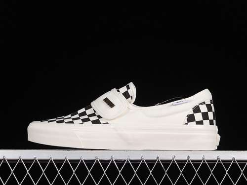 250VN0A25JD2SKFEAR OF FOG X SLIPON 47 V DX WHITEBLACKWHITEWOMAN3539MAN4044