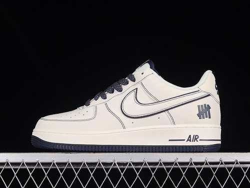 320UN3699033UNDEFEATED X AIR FORCE 1 LOW 07 SU19 WHITEWHITENAVY BLUEWOMAN3639