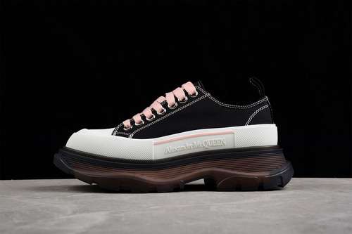530ALEXANDER MCQUEEN SNEAKER BLACKWHITEPINKWOMAN3539MAN4044