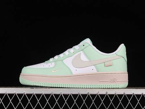 320DB3301099AIR FORCE 1 07 LOW WHITEGREENBROWNWOMAN3639MAN4045