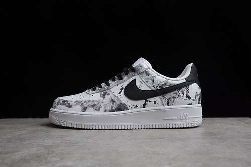 300CW2288111AIR FORCE 1 LOW 07 WHITEWHITEBLACKWOMAN3639MAN4045